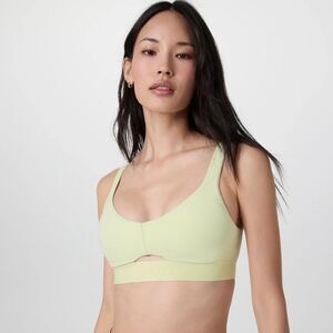 Vuori Elevate Daily sports Bra lemon grass color size XS NWT